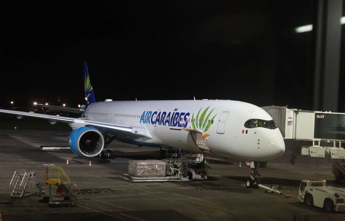 APRÈS PLUSIEURS MALAISES SIGNALÉS À BORD, UN AVION D’AIR CARAÏBES DÉROUTÉ