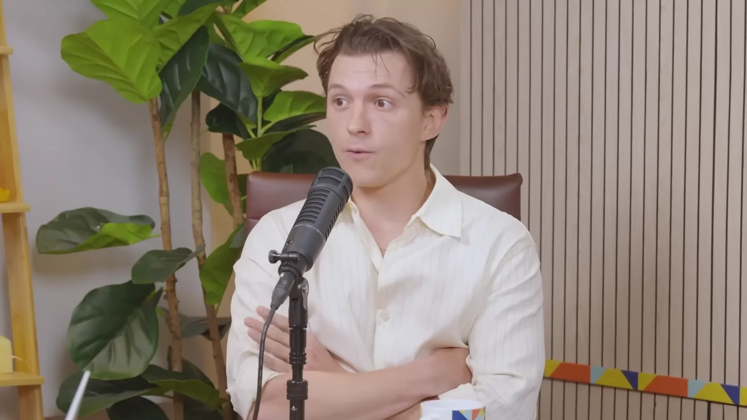 « ÇA ME TERRIFIE » : TOM HOLLAND RÉVÈLE POURQUOI IL REFUSE D’ANIMER LE « SATURDAY NIGHT LIVE »
