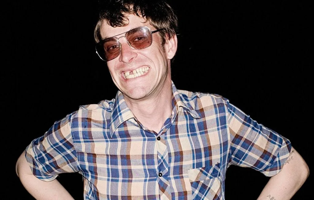 L’EX-MEMBRE DU GROUPE FAT WHITE FAMILY SAUL ADAMCZEWSKI EST ACCUSÉ D’ABUS PAR PLUSIEURS FEMMES