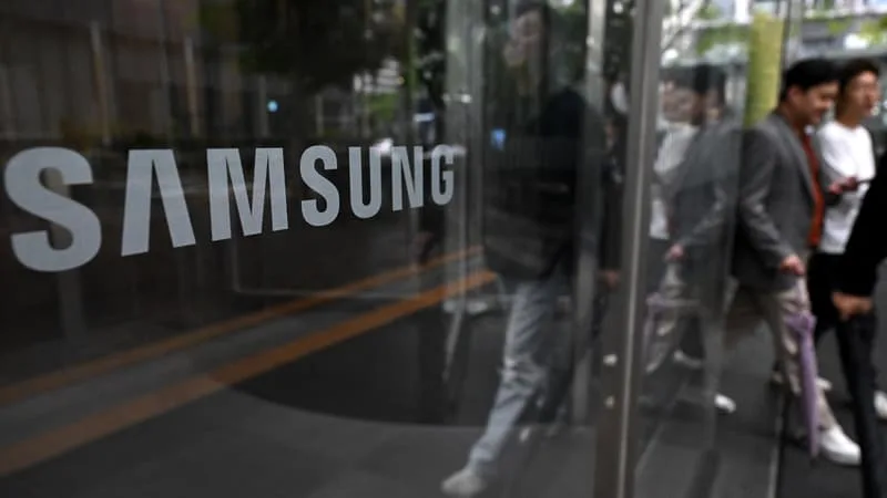 290.000 EUROS EN MOYENNE CHEZ SAMSUNG: EN CORÉE DU SUD, LES PRIMES DES EMPLOYÉS DE LA TECH SONT TELLEMENT GIGANTESQUES QUE LA BANQUE CENTRALE S’INQUIÈTE D’UN REBOND DE L’INFLATION (ET CONSTATE UNE HAUSSE DES ACHATS DE PRODUITS DE LUXE)