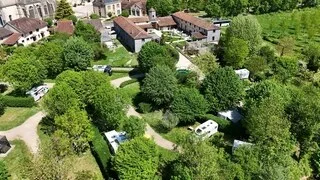 « ON N’AVAIT AUCUNE EXPÉRIENCE » : EN HUIT ANS, CE PETIT CAMPING ABANDONNÉ EST DEVENU L’UN DES MEILLEURS DE FRANCE