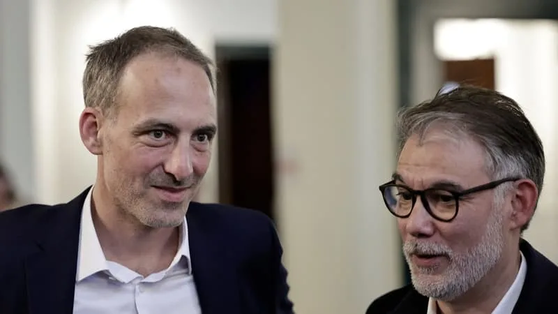 « ON ASSUME CE DÉSACCORD FONDAMENTAL »: RAPHAËL GLUCKSMANN A DEMANDÉ, EN VAIN, AU PS UNE CHARTE POUR ACTER L’ABSENCE D’UN ACCORD AVEC LFI AUX LÉGISLATIVES