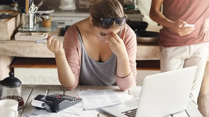 ÉLECTRICITÉ ET GAZ: AU MOINS 1,7 MILLION DE FOYERS PAYENT LEURS FACTURES BIEN TROP CHER SELON LA CRE