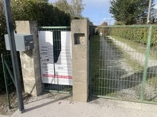 EN LOIRE-ATLANTIQUE, POURQUOI LE PROJET DE L’ÉCOLE PRIVÉE RELEVANT D’UN CATHOLICISME TRADITIONALISTE EST DANS L’IMPASSE