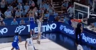 VIDÉO. L’ÉQUIPE DE FRANCE U18 DE BASKET ÉLIMINÉE AU BUZZER PAR L’ITALIE EN DEMI-FINALE DE L’EURO