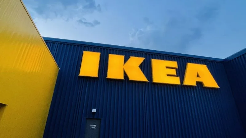 DES BAISSES JUSQU’À 28% PAR ARTICLE: IKEA RÉDUIT LE PRIX DE 1.500 PRODUITS EN EUROPE ET INVESTIT POUR ÇA 1,2 MILLIARD D’EUROS