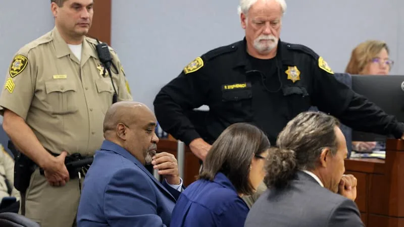 « UNE COLÈRE VISCÉRALE »: AU PROCÈS DU MEURTRE DE TUPAC SHAKUR, L’ACCUSATION ASSURE QUE DUANE DAVIS A TUÉ LE RAPPEUR « PAR VENGEANCE »