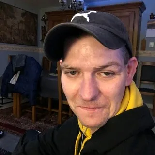 « LE GARS TROP GENTIL » : QUI ÉTAIT YANNICK, RETROUVÉ TUÉ ET DÉMEMBRÉ DEUX MOIS APRÈS SA DISPARITION EN NORMANDIE ?