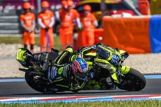 MOTOGP. LE JAPONAIS AI OGURA BAT UN RECORD DE VITESSE EN RÉPUBLIQUE TCHÈQUE SOUS LA CANICULE