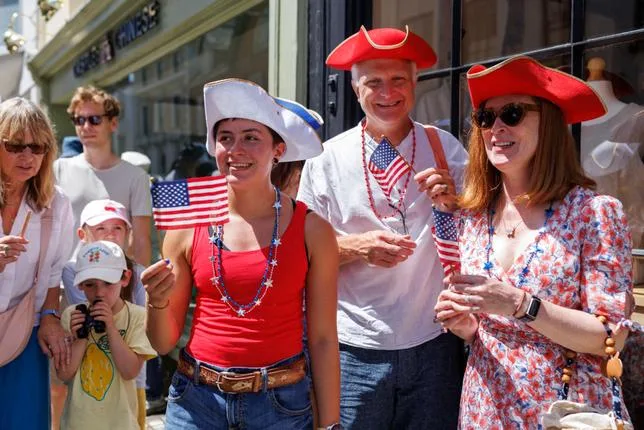 COMMENT LES AMÉRICAINS CASANIERS SONT DEVENUS D’INSATIABLES VOYAGEURS