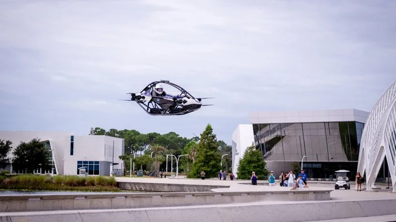 UNE PREMIÈRE AUX ÉTATS-UNIS: LA POLICE DE L’UNIVERSITÉ POLYTECHNIQUE DE FLORIDE VA SE DOTER D’UNE « FORMULE 1 VOLANTE » POUR SES PATROUILLES