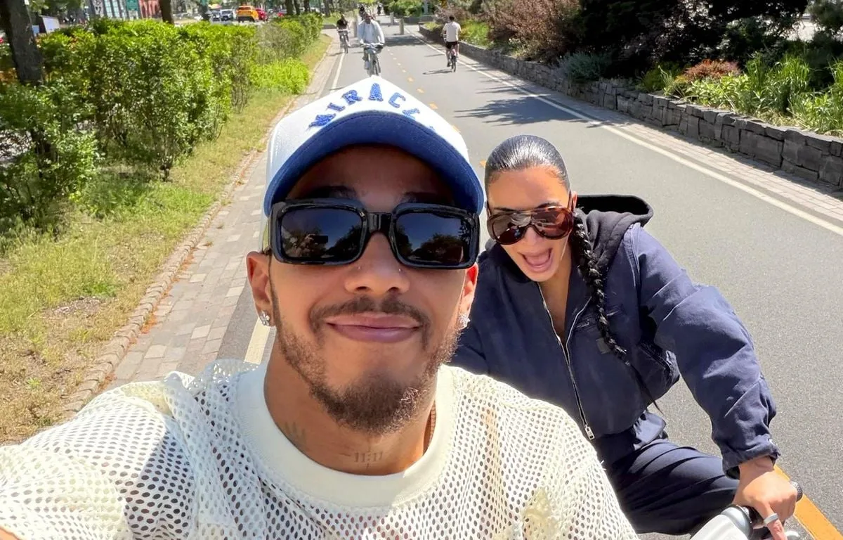 KIM KARDASHIAN OFFICIALISE SA RELATION AMOUREUSE AVEC LE PILOTE DE FORMULE 1 LEWIS HAMILTON
