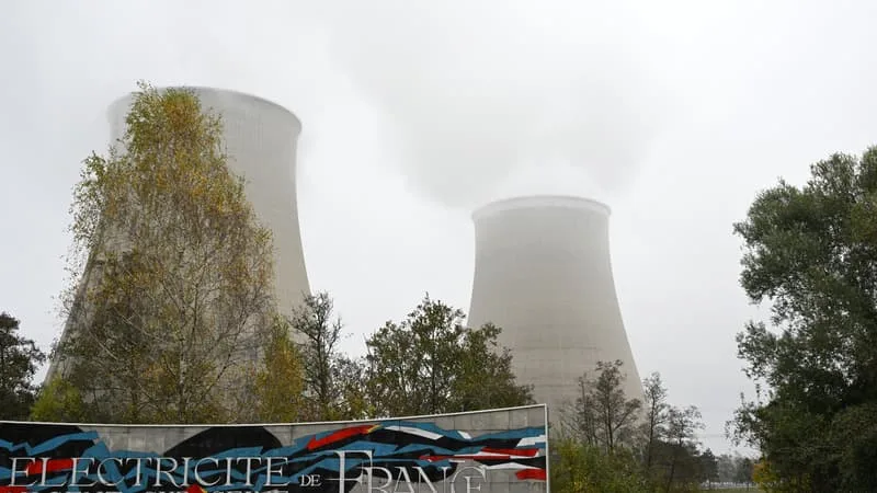 LA PRODUCTION EST INTERROMPUE POUR ÉVITER DE TROP RÉCHAUFFER LA SEINE ET L’AIN: DEUX AUTRES RÉACTEURS NUCLÉAIRES ONT ÉTÉ ARRÊTÉS DANS L’AUBE ET À CÔTÉ DE LYON