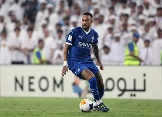APRÈS BOUADDI À MANCHESTER CITY POUR 100 MILLIONS D’EUROS, QUELLES SONT LES PLUS GROSSES VENTES DE L1 VERS L’ÉTRANGER ?