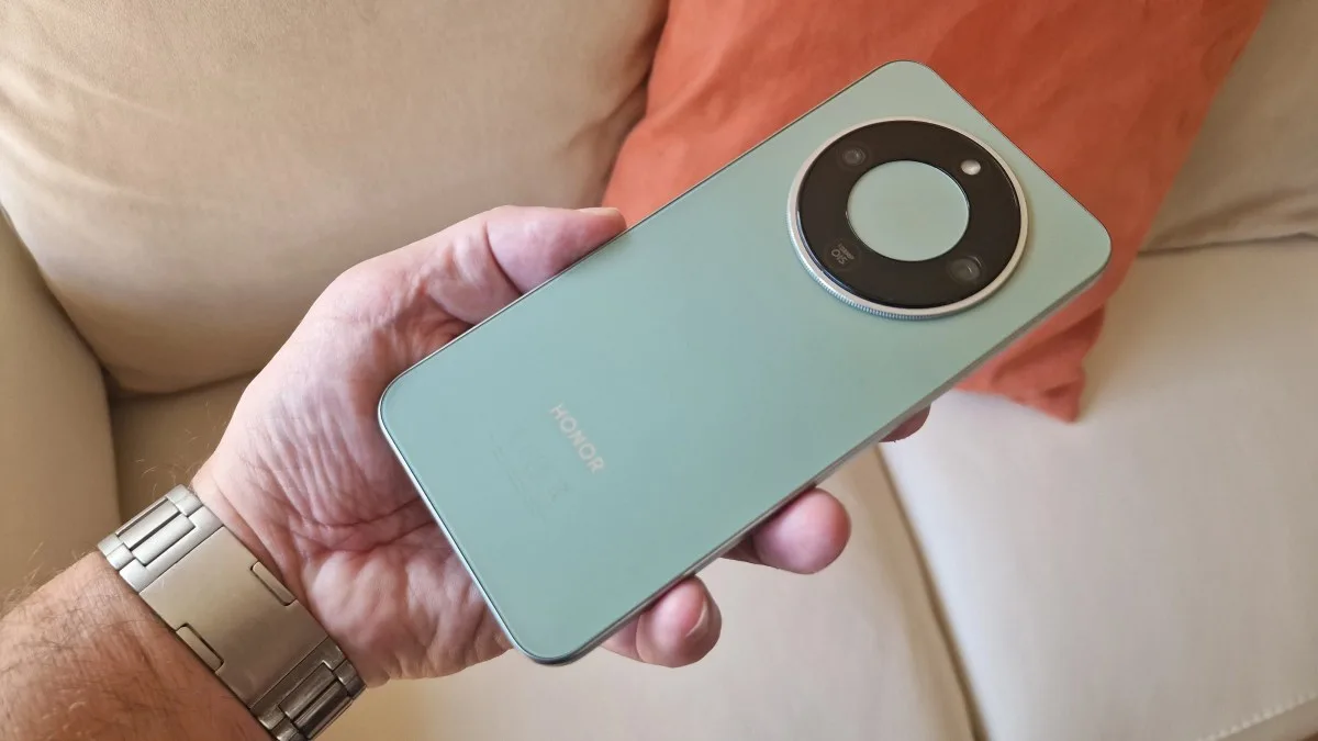 CE SMARTPHONE HONOR À L’AUTONOMIE MONSTRUEUSE VOIT SON PRIX CHUTER DANS CE PACK AVEC UNE MONTRE CONNECTÉE OFFERTE