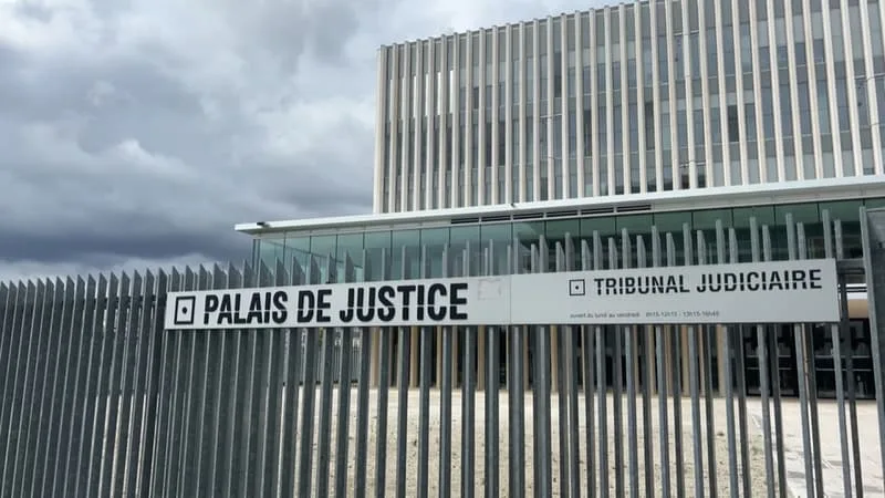 « ROUÉ DE COUPS ET FRAPPÉ À L’AIDE DE SA BÉQUILLE »: QUATRE JEUNES MIS EN EXAMEN APRÈS LA MORT D’UN SDF À ALENÇON