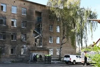 GUERRE EN UKRAINE : DES DRONES RUSSES FRAPPENT UN IMPORTANT PONT DE KIEV, UNE ÉCOLE ET UN SITE DE RECHERCHE NUCLÉAIRE