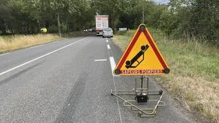 UNE MOTO PERCUTE UN ANIMAL : GRAVE ACCIDENT À LA FLÈCHE, UN HÉLICOPTÈRE DÉPLOYÉ POUR PORTER SECOURS AUX VICTIMES