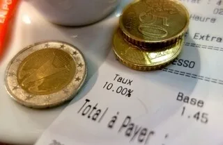 FAUX REÇUS, FAUSSES VIDÉOS : COMMENT DES CLIENTS UTILISENT L’IA POUR ÉVITER DE PAYER L’ADDITION