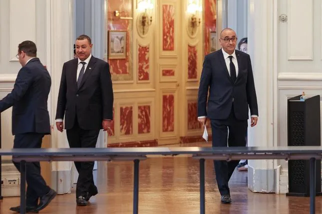 ENTRE PARIS ET ALGER, LE DIALOGUE REPREND, BON GRÉ MAL GRÉ