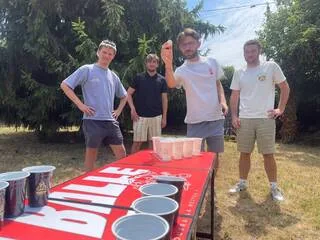 « C’EST UN JOB DE RÊVE » : PARTI D’UN TOURNOI ENTRE AMIS, IL A FAIT DU BIÈRE-PONG SON MÉTIER