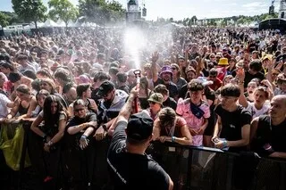 DANS UN CONTEXTE DE CANICULE PLUS FRÉQUENTE, LES FESTIVALS DOIVENT S’ADAPTER