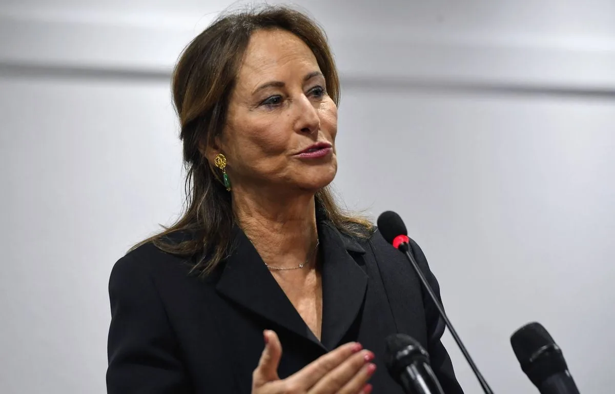 « JE NE PARLE PAS AUX AUTRES CANDIDATS… » SÉGOLÈNE ROYAL FAIT FEU DE TOUT BLOIS AUX JOURNÉES D’ÉTÉ DU PS