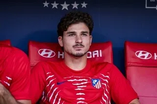 MERCATO. ALVAREZ, BARCOLA… CINQ FEUILLETONS QUI ONT ANIMÉ LE MARCHÉ DES TRANSFERTS CET ÉTÉ