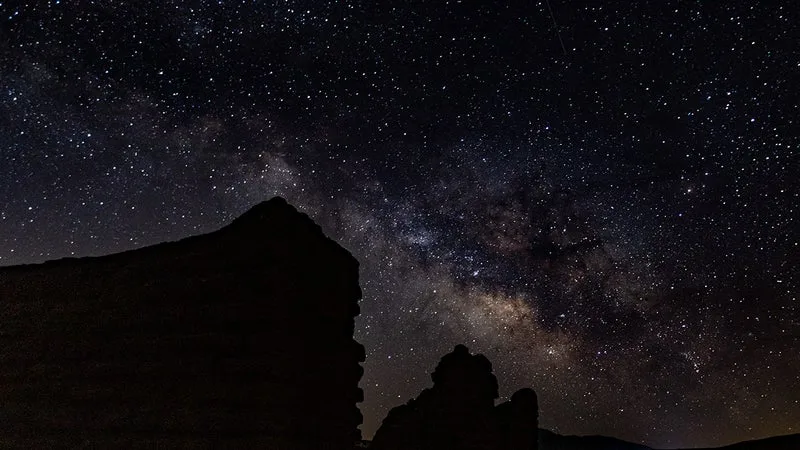 EXTINCTIONS PUBLIQUES, PROMENADES, EXPOSITION… L’ISÈRE SE PLONGE DANS LE NOIR POUR LE « JOUR DE LA NUIT »