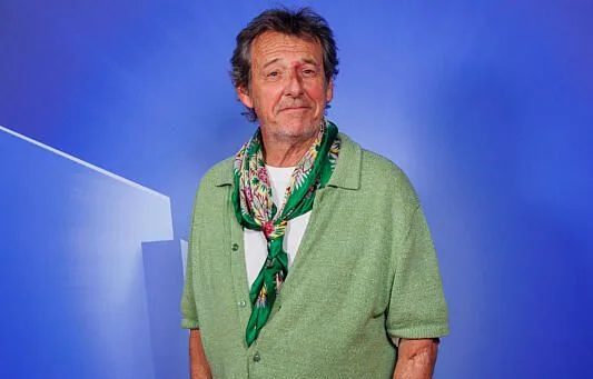 JEAN-LUC REICHMANN AIDE UN CANDIDAT DES « 12 COUPS DE MIDI » À L’HISTOIRE BOULEVERSANTE