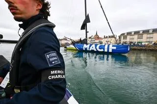 VENDÉE ARCTIQUE. « ON A MIS LE DRAPEAU NOIR, ON PENSE BEAUCOUP À CHARLIE DALIN » : UNE ARRIVÉE PLEINE D’ÉMOTION