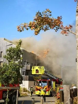 UN NOUVEL INCENDIE RAVAGE UN IMMEUBLE RÉSIDENTIEL À GUÉRANDE, LES HABITANTS ÉVACUÉS DEPUIS LE DEUXIÈME ÉTAGE
