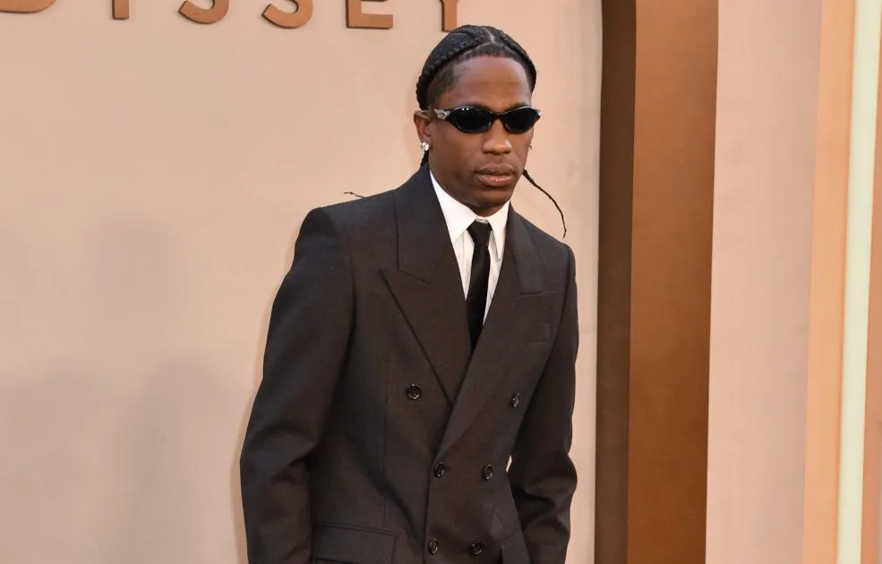 TRAVIS SCOTT EST DÉTERMINÉ À PASSER DERRIÈRE LA CAMÉRA