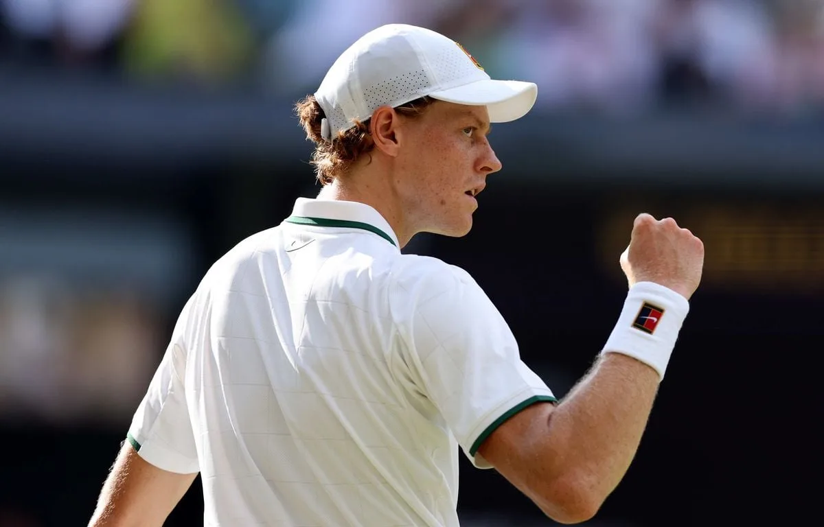 WIMBLEDON : SINNER INJOUABLE POUR DJOKOVIC… L’ITALIEN REJOINT ZVEREV EN FINALE… REVIVEZ LA DEMIE AVEC NOUS…