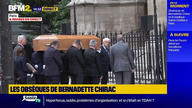 OBSÈQUES DE BERNADETTE CHIRAC: LE CERCUEIL DE L’ANCIENNE PREMIÈRE DAME ENTRE DANS LA BASILIQUE SAINTE-CLOTILDE À PARIS
