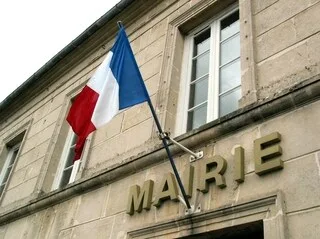 UNE MAIRIE DÉCIDE DE FERMER UN CAMPING POUR DES MANQUEMENTS LIÉS À LA SÉCURITÉ, LE GÉRANT CONTESTE