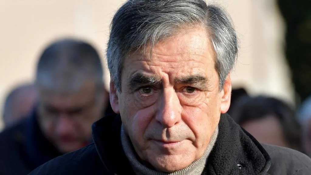 FRANÇOIS FILLON SUSPENDU DE LA LÉGION D’HONNEUR, PLUS D’UN AN APRÈS SA CONDAMNATION