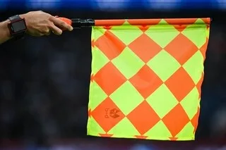 FOOTBALL. DIX-HUIT MOIS DE PRISON AVEC SURSIS REQUIS CONTRE UN ARBITRE DE LIGUE 1 POUR VIOLENCES CONJUGALES