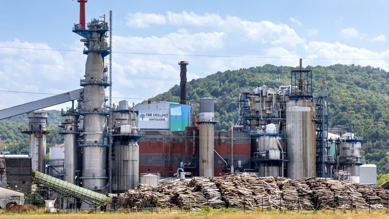 « DANS CE PAYS, IL FAUT ARRÊTER L’IMMOBILISME »: LA RÉGION OCCITANIE DEMANDE UNE « NATIONALISATION TEMPORAIRE » DE L’USINE DE PÂTE À PAPIER FIBRE EXCELLENCE