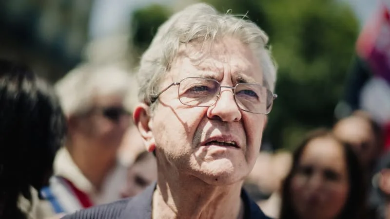 « NOIR ET LFI, C’EST TROP POUR LES SUPRÉMACISTES MÉDIATIQUES »: JEAN-LUC MÉLENCHON AFFIRME QUE BALLY BAGAYOKO ET ALY DIOUARA FONT L’OBJET D’UN « RACISME SYSTÉMIQUE »