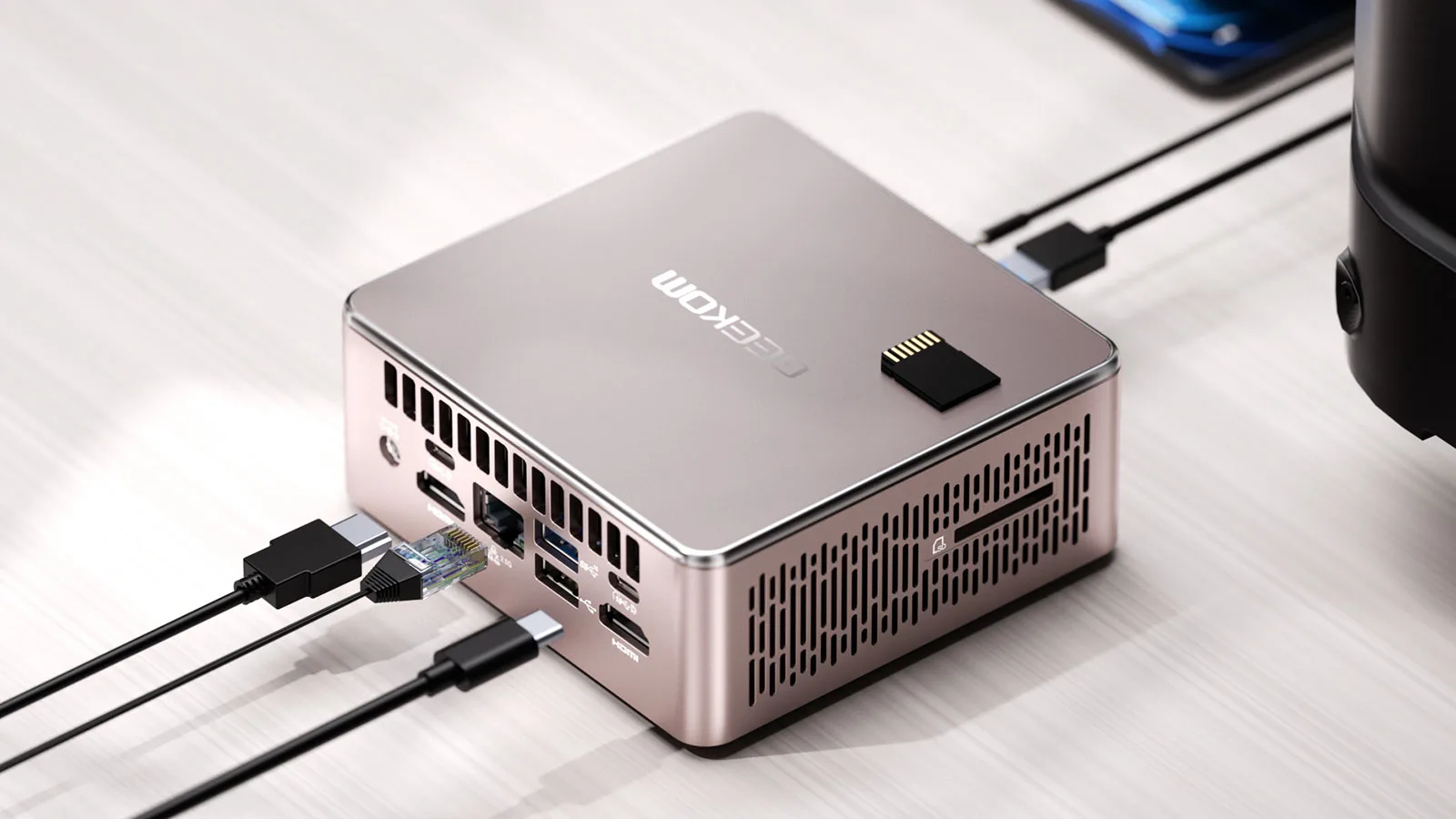 LE MINI PC QUI GÈRE QUATRE ÉCRANS EN 8K COÛTE MOINS CHER QU’UNE CARTE GRAPHIQUE