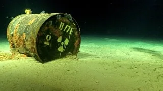 EN IMAGES. SOUS L’OCÉAN, DES BARILS RADIOACTIFS ÉVENTRÉS ÉTUDIÉS DE TRÈS PRÈS PAR UN SOUS-MARIN SCIENTIFIQUE