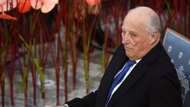 TOUJOURS HOSPITALISÉ, LE ROI HARALD DE NORVÈGE, 89 ANS, ANNULE UN DÉPLACEMENT PRÉVU DÉBUT SEPTEMBRE