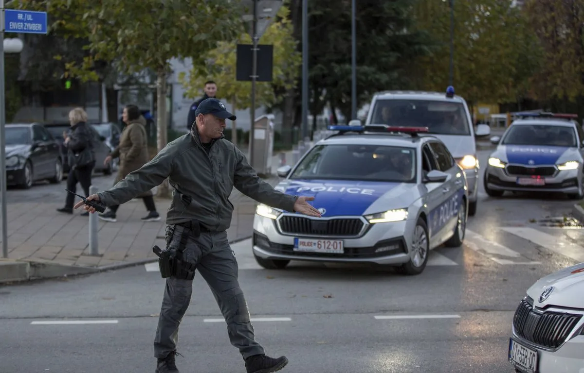 KOSOVO : CINQ SERBES ARRÊTÉS DANS UNE ENQUÊTE POUR DES CRIMES DE GUERRE
