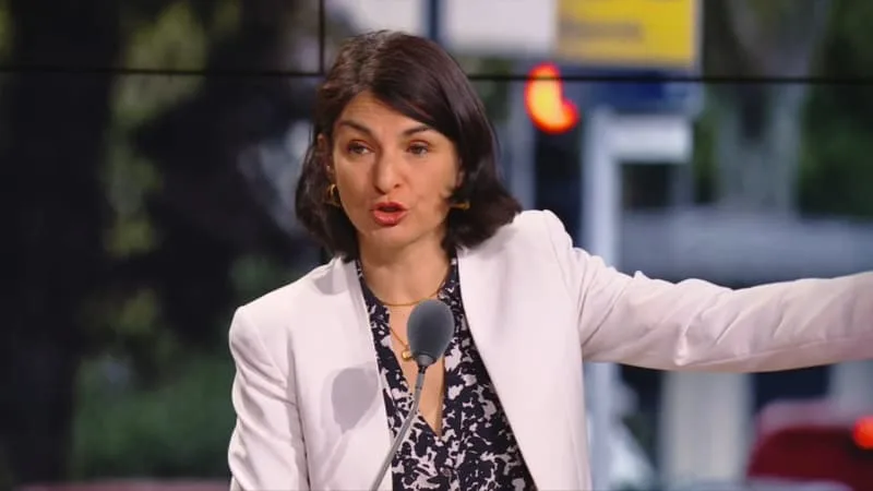 IL DÉNONCE LE « PANTOUFLAGE » DE MINISTRES DANS LA FINANCE: UN RAPPORT PARLEMENTAIRE CHOC DÉNONCE L’INFLUENCE DES FONDS D’INVESTISSEMENT EN FRANCE (UNE « VISION ERRONÉE » SELON LE SECTEUR)