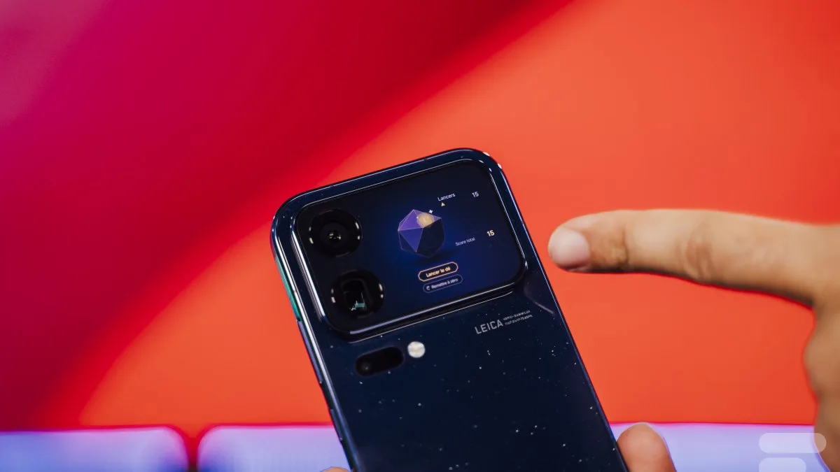 XIAOMI 18 PRO : J’AI CRÉÉ MA PROPRE APPLICATION POUR L’ÉCRAN ARRIÈRE, ÇA M’A PRIS 5 MINUTES