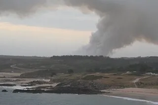 EN IMAGES. UN IMPORTANT INCENDIE RAVAGE PLUSIEURS HECTARES DE LANDES DANS L’EMBLÉMATIQUE SITE DU CAP FRÉHEL EN BRETAGNE