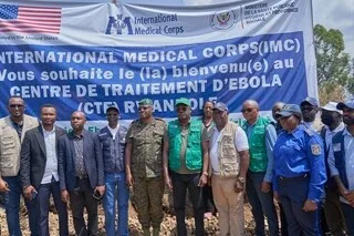 AIDES À LA SANTÉ CONTRE MINERAIS : LES ACCORDS SIGNÉS ENTRE LES ÉTATS-UNIS ET DES PAYS D’AFRIQUE NE FONT PAS L’UNANIMITÉ
