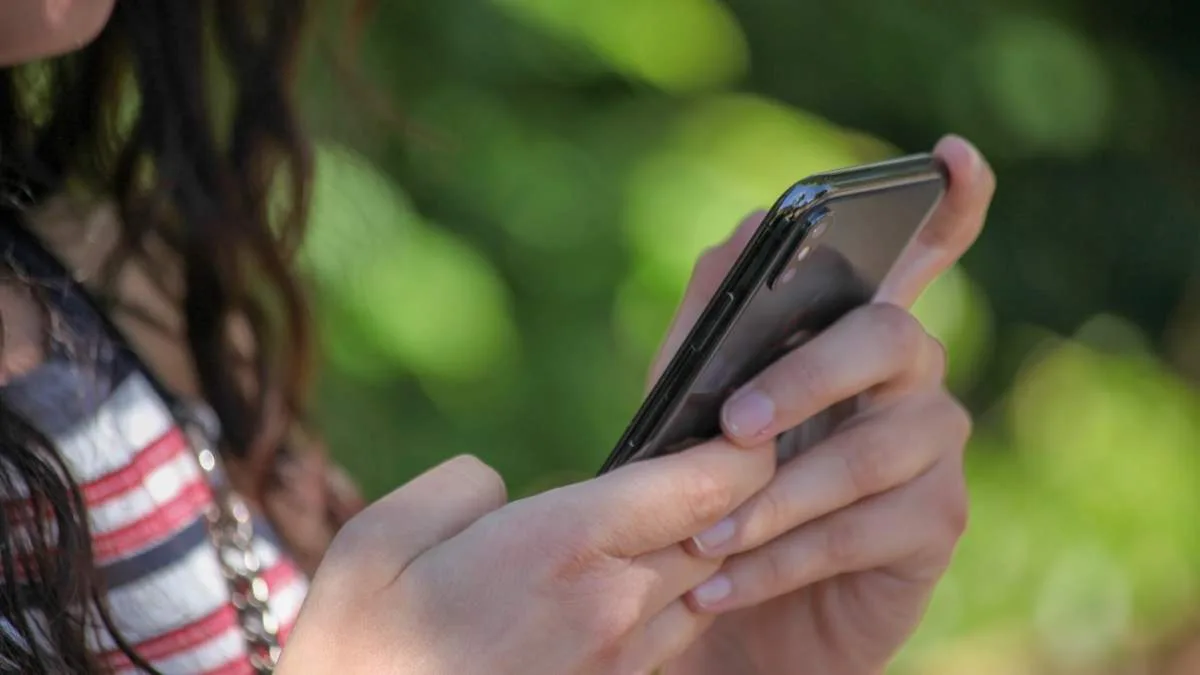 QUEL EST LE MEILLEUR SMARTPHONE À CHOISIR POUR UN ADO POUR LA RENTRÉE 2026 ?
