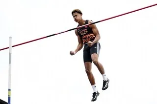 ATHLÉTISME. LE FRANÇAIS ZACKARIA DIA CHAMPION DU MONDE JUNIORS DU SAUT À LA PERCHE